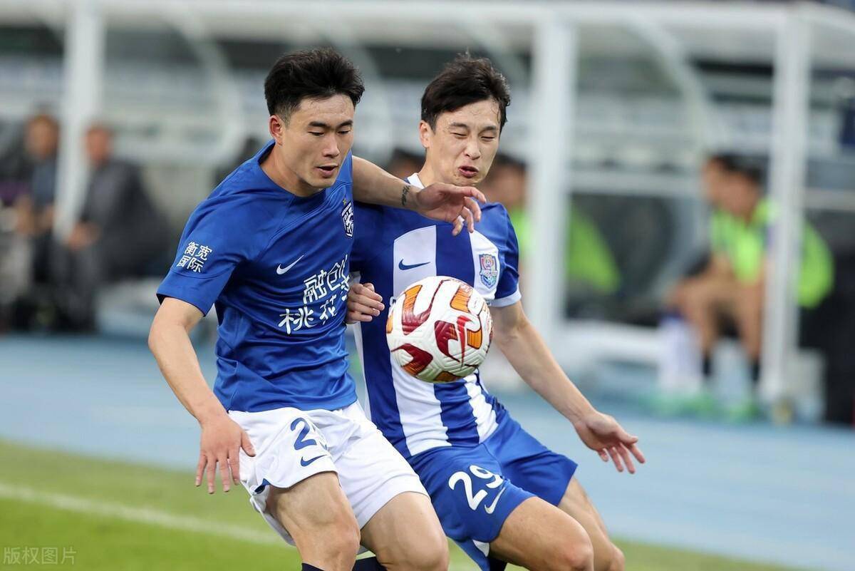 犹他爵士国际比赛日止住颓势，志在社区盾名次提升，质疑声仍在，控场能力受关注