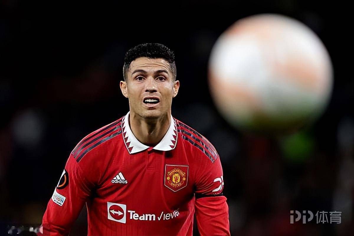 乐鱼体育在线-今晨体能课后，浙江队内部沟通备战欧联，压力陡增，纪律约束更严格