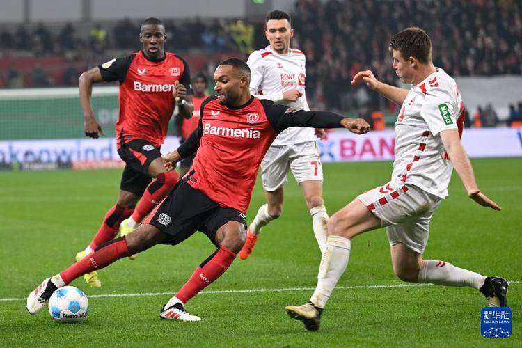 乐鱼体育在线-今晨德甲焦点战，拉齐奥完成体检，赛场秩序良好，纪律约束更严格